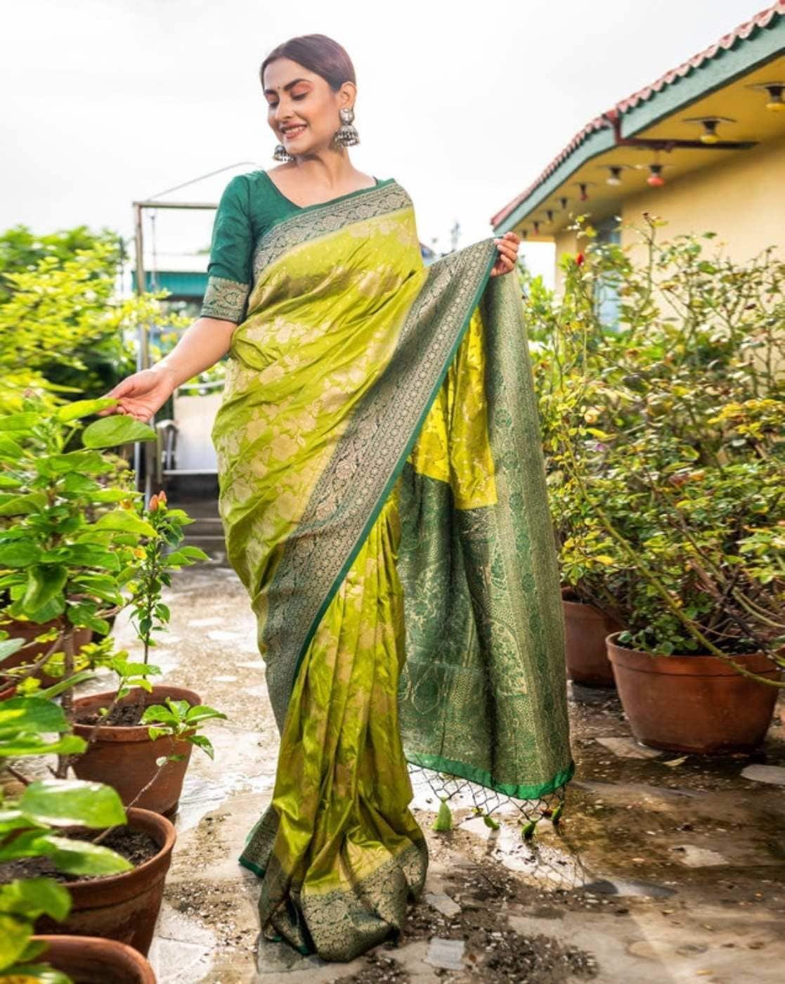 -1117Wx1400H-466765892-green-MODEL