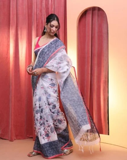 Women Printed Saree with Contrast Border